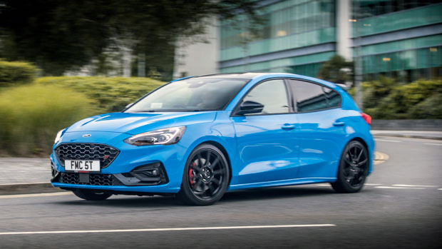 Ford Focus ST Edition 2022 front 3/4 driving corner