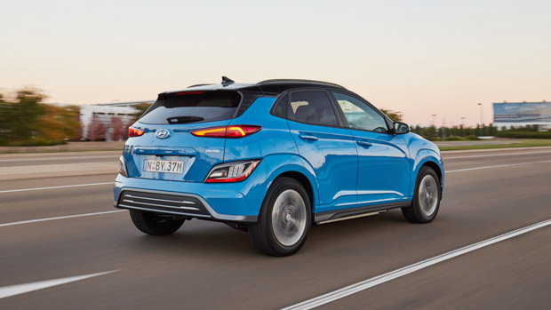 Hyundai Kona Electric Highlander 2021 rear 3/4 driving