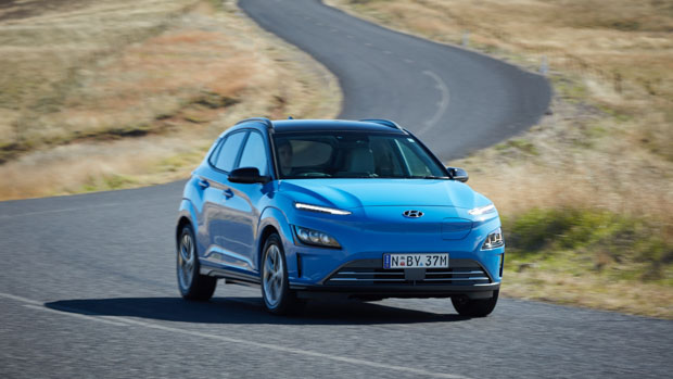 Hyundai Kona Electric Highlander 2021 front 3/4 driving
