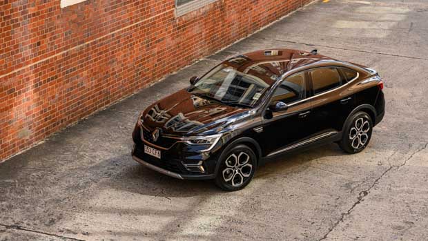 Renault Arkana 2021 front 3/4 birds eye