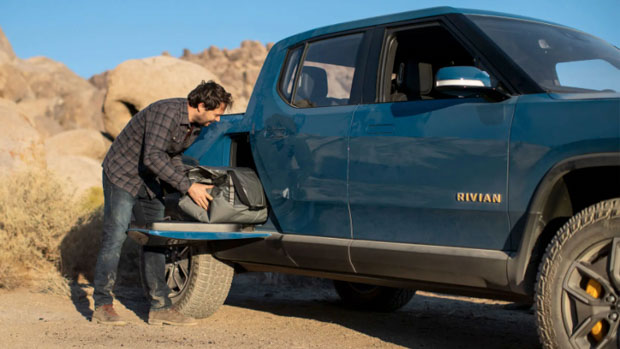 Rivian R1T 2022 gear tunnel