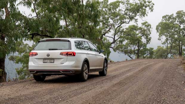 Volkswagen Passat Alltrack 2021-16