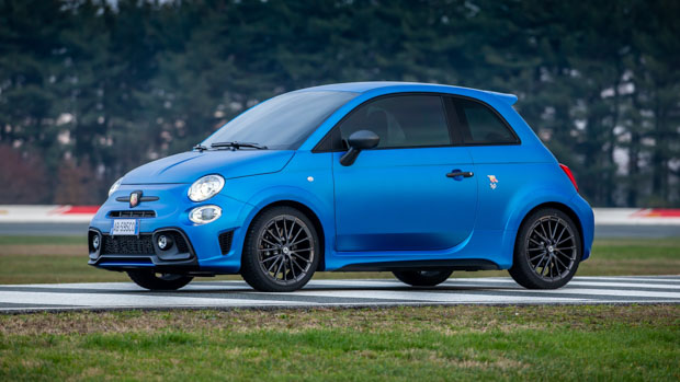 Abarth 595 Competizione side