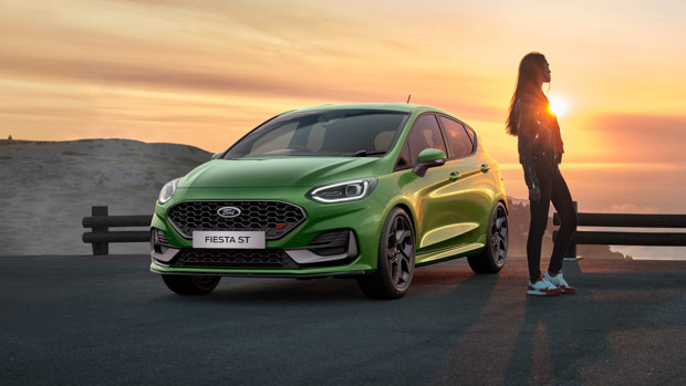 Ford Fiesta ST 2022 front 3/4 sunset