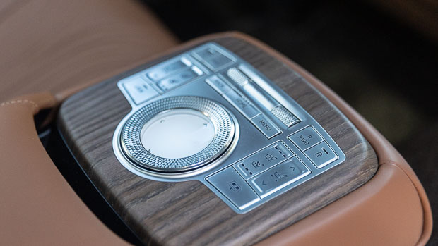 Genesis G80 2.2D Interior