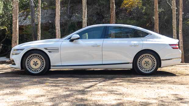 Genesis G80 2.2D Side Profile
