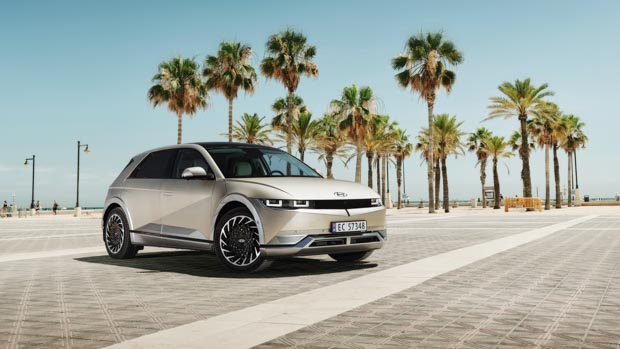 Hyundai Ioniq 5 2022 front 3/4 distance