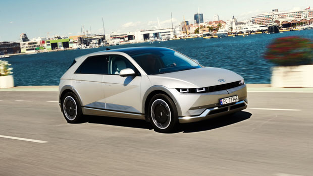 Hyundai Ioniq 5 2022 front driving