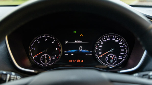 Hyundai Santa Fe base model 2022 gauge cluster