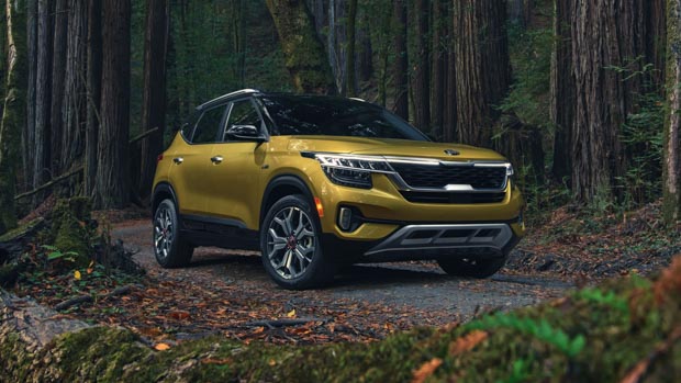 Kia Seltos 2022 front 3/4 forrest