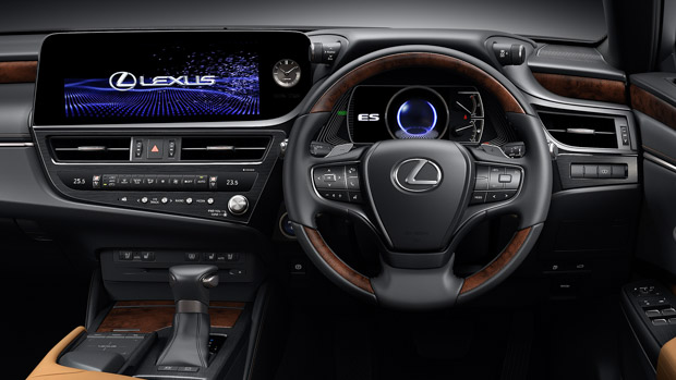Lexus ES 2022 300h interior dash