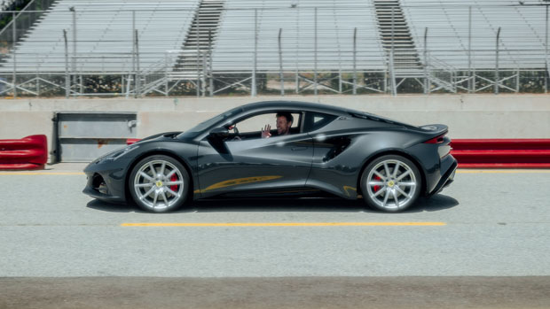 Lotus Emira 2022 side track