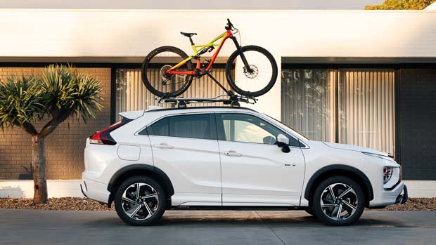 Mitsubishi Eclipse Cross PHEV Exceed 2022 side profile