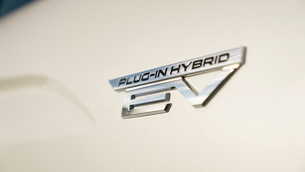 Mitsubishi Eclipse Cross PHEV Exceed 2022 badge