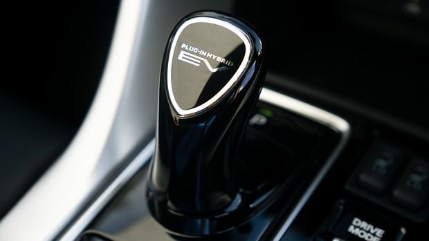 Mitsubishi Eclipse Cross PHEV Exceed 2022 gear shifter
