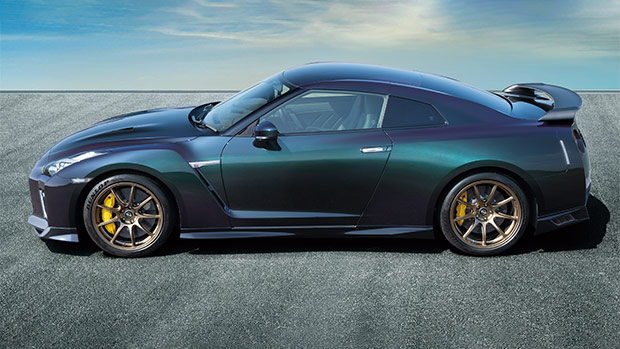 Nissan GTR 2022 T-Spec side