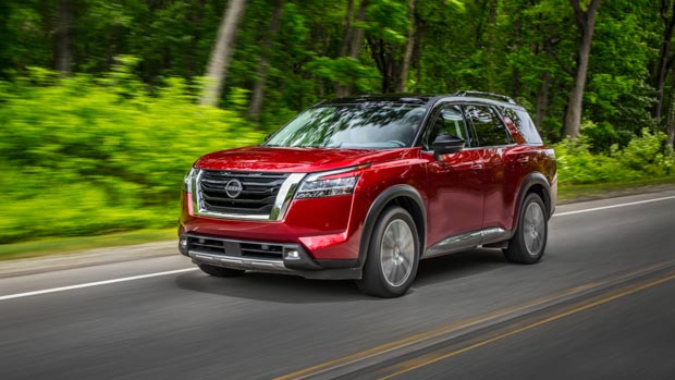 Nissan Pathfinder 2022 front driving