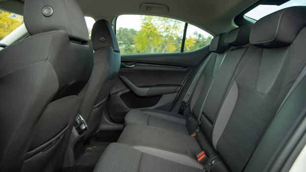Skoda Octavia 110TSI Ambition 2021 back seats