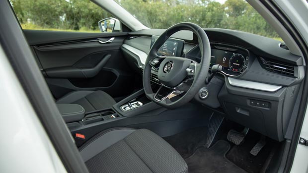 Skoda Octavia 110TSI Ambition 2021 steering wheel