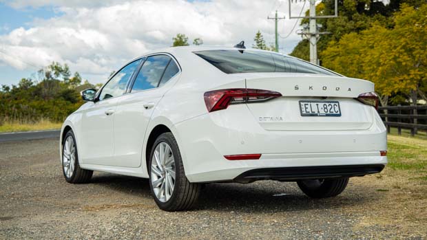 Skoda Octavia 110TSI Ambition 2021 rear end