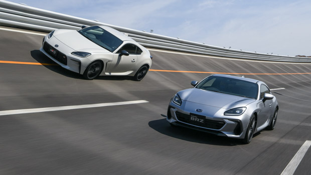 2022 Subaru BRZ and Toyota GR 86 on the track