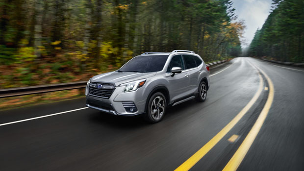 Subaru Forester 2022 front 3/4 driving