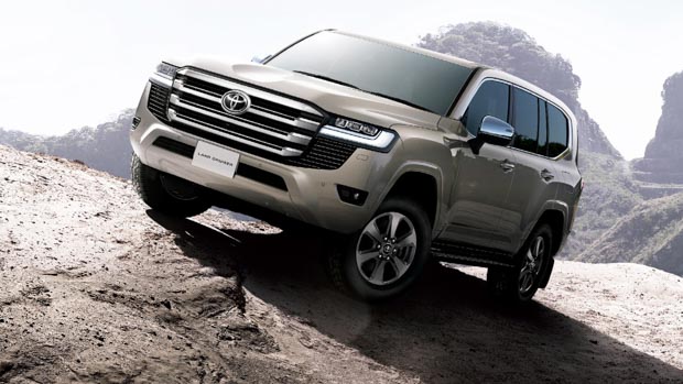 Toyota LandCruiser 2022 front angle