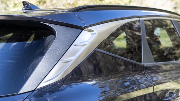 2021 Hyundai Tucson Elite 2.0D exterior rear roof skirts