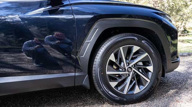 2021 Hyundai Tucson Elite 2.0D blue exterior wheel