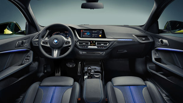 BMW M135i xDrive 2022 interior