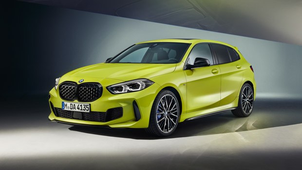 BMW M135i xDrive 2022 front 3/4