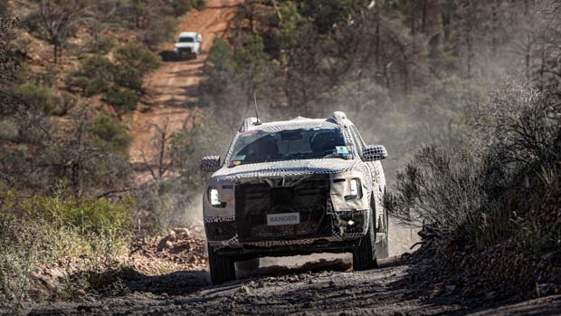 Ford Ranger 2022 camouflage front hill climb