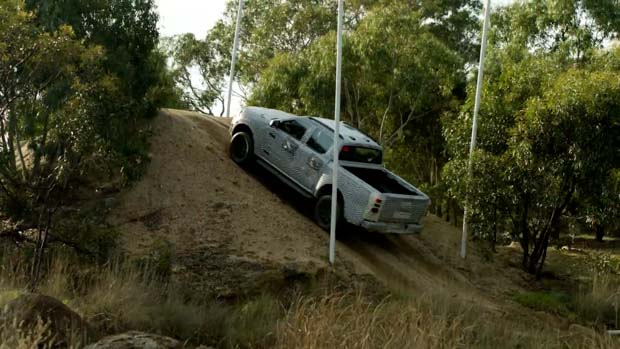Ford Ranger 2022 camouflage off road hill