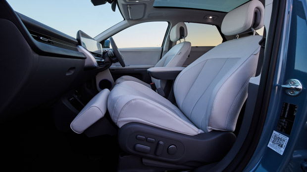 Hyundai Ioniq 5 2022 interior side