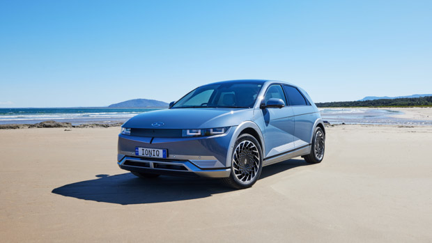 Hyundai IONIQ 5 2022 front 3/4 beach