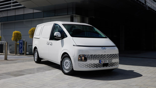 Hyundai Staria Load 2022 white front three quarter