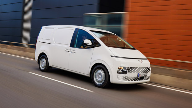 Hyundai Staria Load 2022 road manners