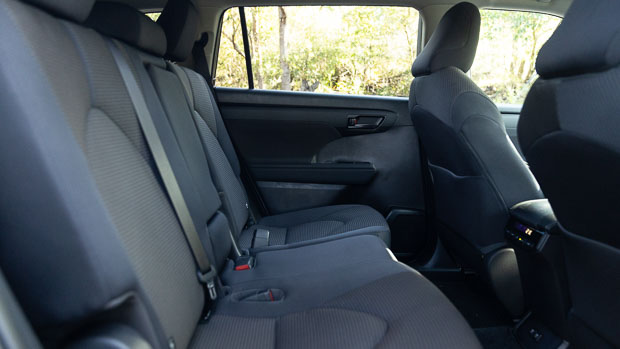 Toyota Kluger GX Hybrid 2021 Rear Seat