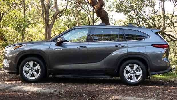 Toyota Kluger GX Hybrid 2021 Side Profile