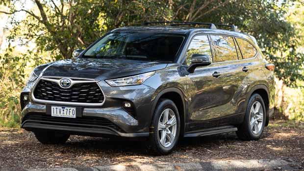 Toyota Kluger GX Hybrid 2021 Front 3/4