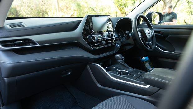 Toyota Kluger GX Hybrid 2021 Interior