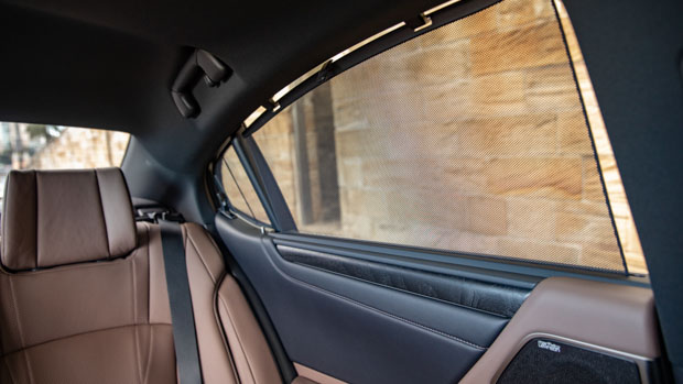 Lexus ES 300h Sports Luxury 2022 window shade