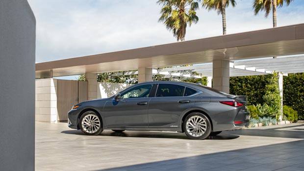 Lexus ES 300h Sports Luxury 2022 profile