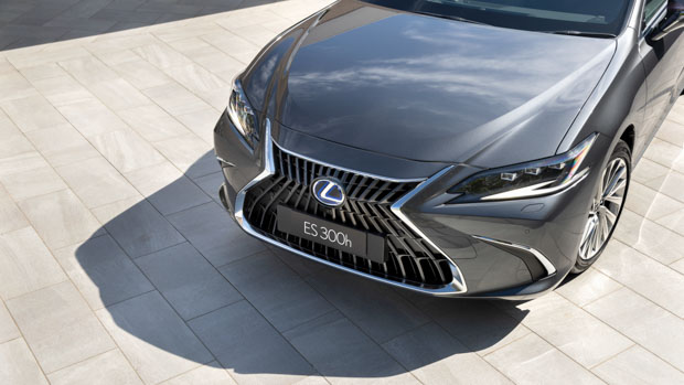 Lexus ES 300h Sports Luxury 2022 grille
