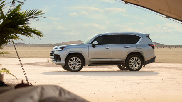 Lexus LX 2022 side desert