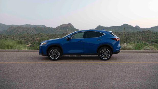 Lexus NX 350h 2022 side