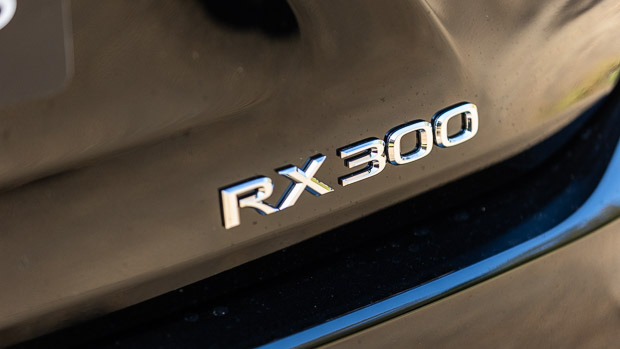 Lexus RX 300 2022 badge