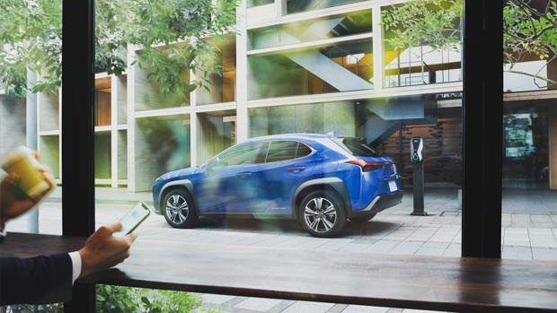 Lexus UX 300e rear 3/4