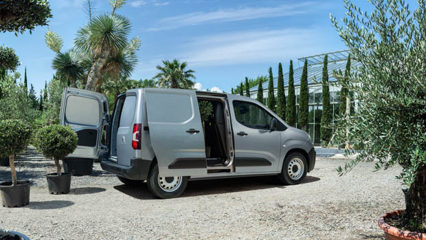Peugeot Partner doors open