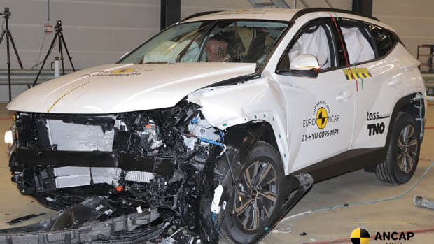 Hyundai tucson front impact aftermath